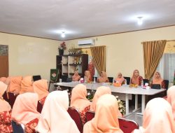 Plt Ketua DWP Kampar Buka Acara Silahturahmi dan Pertemuan Bulanan