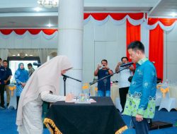 Pj Bupati Hambali Kukuhkan Pj Ketua TP PKK Kampar Ricana Djayanti