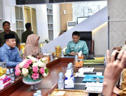 Pj Bupati Hambali Pimpin Rapat Pengesahan RKA BPR Sarimadu