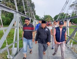 Anak Hanyut di Sungai Kampar, Pj Sekda Jenguk Keluarga dan Tinjau Lokasi Kejadian