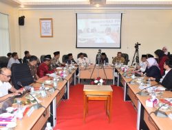PJ Bupati Kampar Jadi Narasumber Seminar Dies Natalis ke VII UP