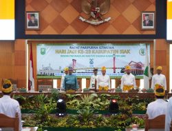 PJ Sekda Kampar Ramlah Wakili PJ Bupati Hambali Hadiri Sidang Paripurna Ulang Tahun Kabupaten Siak ke-25