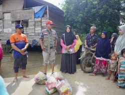 Pemkab Kampar Tinjau dan Salurkan Bantuan Terhadap Masyarakat Terkena Bencana Banjir