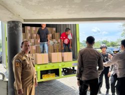 Plh. Ketua KPU Kabupaten Kampar Terima Surat Suara Pilkada  Kampar Tiba di Gudang KPU