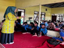 Lakukan Sosialisasi, Kabid PA DPPKBP3A Sambangi SMKN 3 Tapung Hulu
