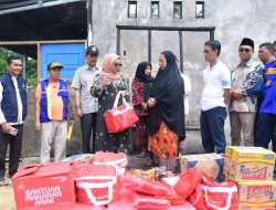 Wabup Misharti Sambangi Korban Kebakaran di Siak Hulu
