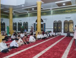 Bangun Hubungan dengan Masyarakat, Sekda Kampar Safari Ramadhan di Rumbio Jaya