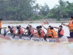 Semarak HUT Kampar ke-76, Pacu Sampan Diikuti 25 Tim dari Berbagai Kecamatan