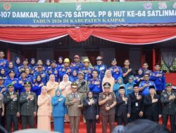 Peringatan HUT Damkar, Satpol PP dan Satlinmas, Bupati Kampar Jadi Inspektur Upacara