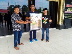 Waka DPRD Iib Nursaleh Beri Suprise Momen Ultah Kapolres Kampar