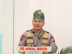 Polda Riau Bantu 310 Warga Ikut Operasi Katarak Gratis