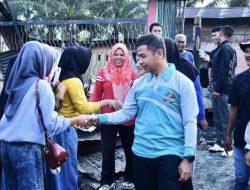 Cepat Tanggap Terhadap Masyarakat, Bupati Kampar Langsung Sambangi Korban Kebakaran di Silam