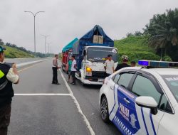 Respon Cepat PJR Polda Riau, Terduga Pelaku Pengeroyokan Sopir Truk di Tol Permai Diamankan