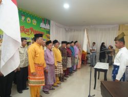 Lantik Pengurus KKBK Karimun, Bupati Ahmad Yuzar Ajak Perantau Jaga Persatuan dan Doakan Kampar Makin Maju